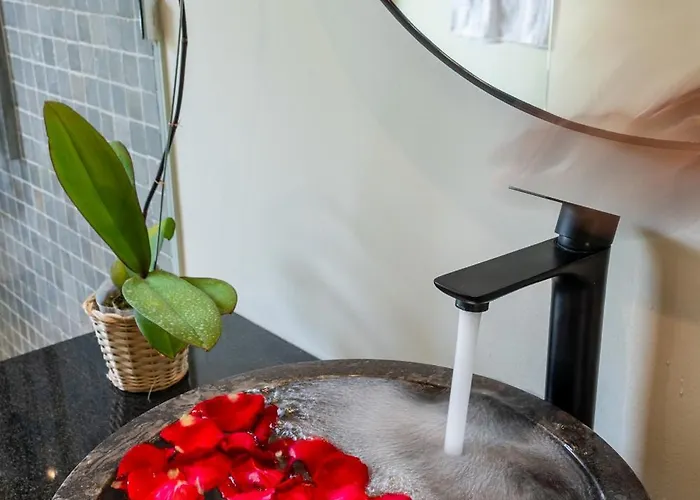 Eveuss Villa A Riverside Haven In Ubud 3*